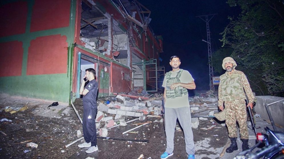 ভারতের হামলায় পাকিস্তানে নিহতের সংখ্যা বেড়ে ২৬ 11368_India-attack-Pakistan-681b1a28bba38.jpg