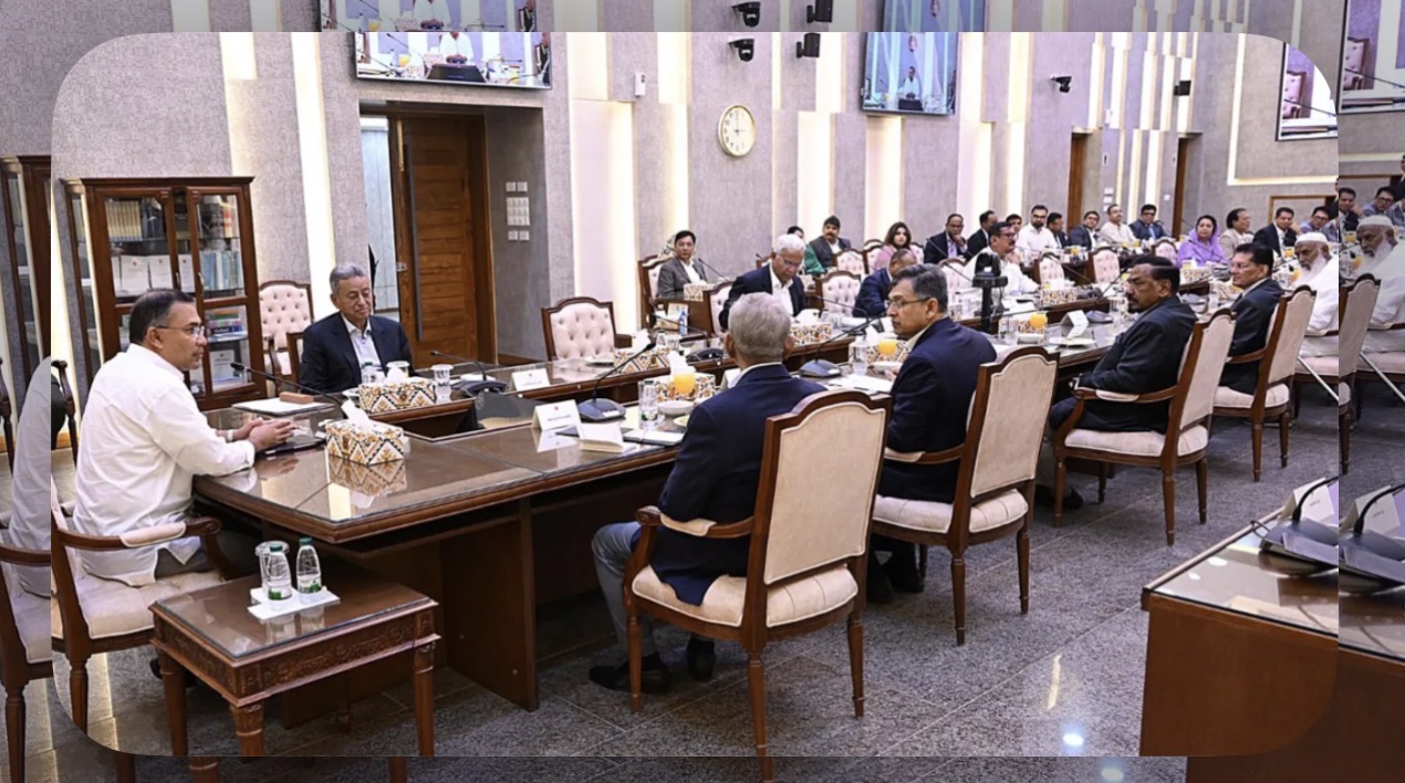 তারেক রহমানের নেতৃত্বে মন্ত্রিসভার প্রথম বৈঠক অনুষ্ঠিত 14229_IMG_3926.jpeg