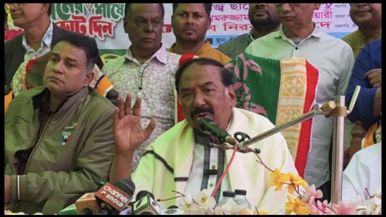 গণভোটের কোনো আইনগত ভিত্তি নেই: মেজর হাফিজ 14262_IMG_4105.jpeg