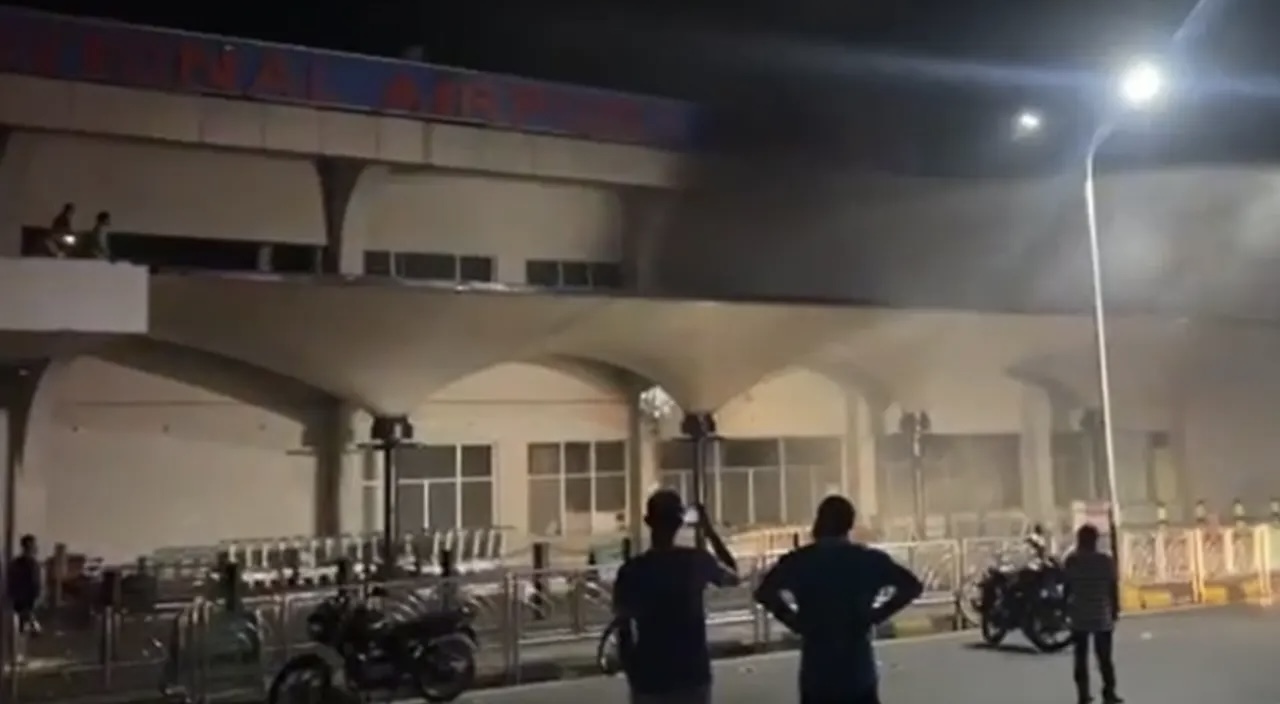 ওসমানী বিমানবন্দরের আগুন নিয়ন্ত্রণে 14960_IMG_9468.jpeg