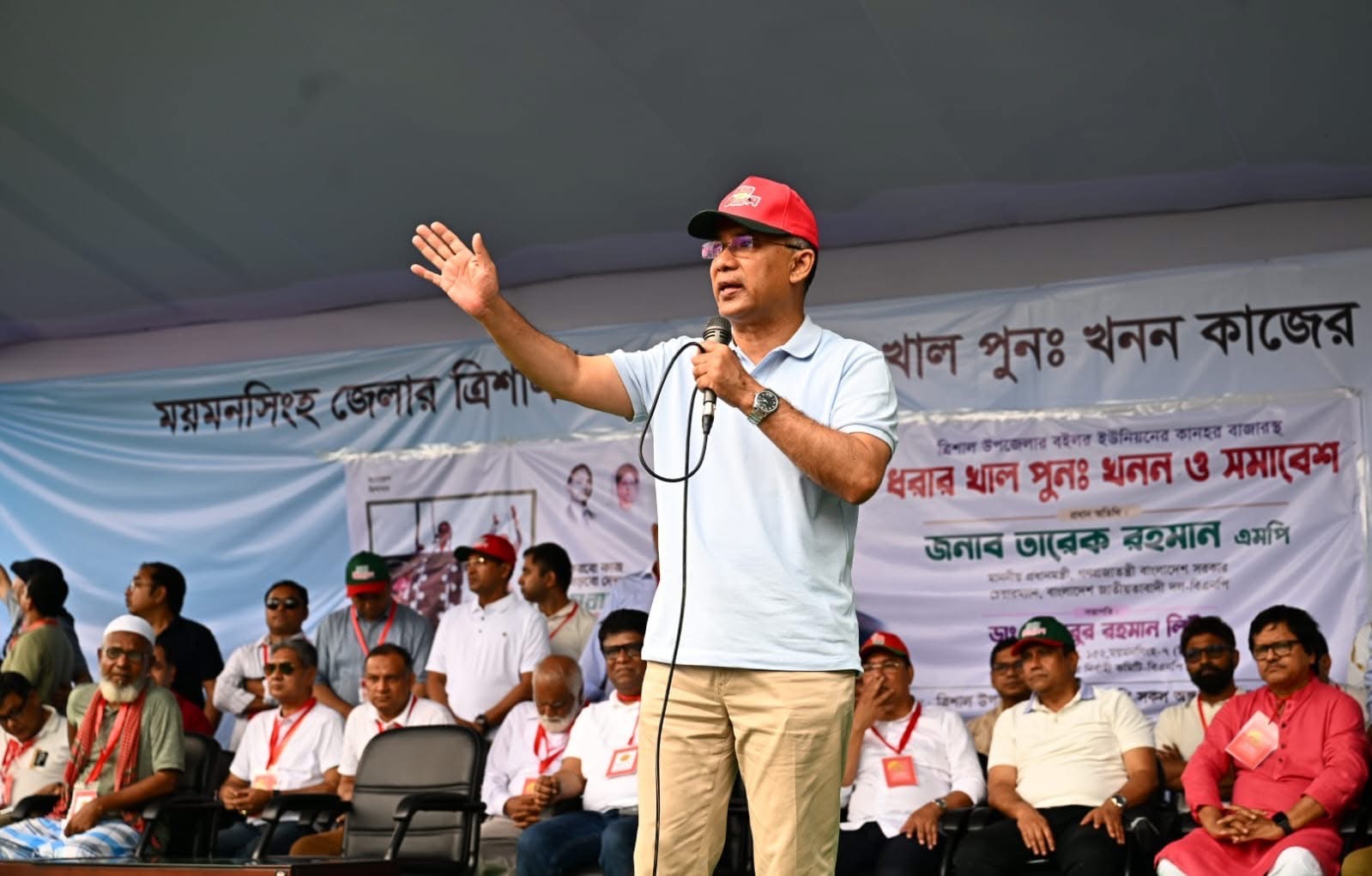 ৫ আগস্টে বিতাড়িতদের সঙ্গে একটা গোষ্ঠী যোগাযোগ করছে 15534_IMG_3811.jpeg