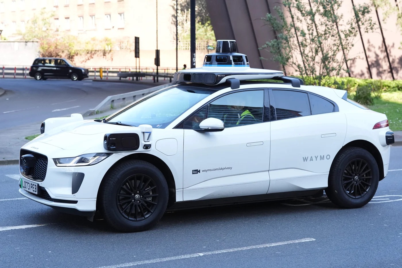 15712_waymo-has-already-started-trials-of-its-self-driving-vehicles-across-london.jpg