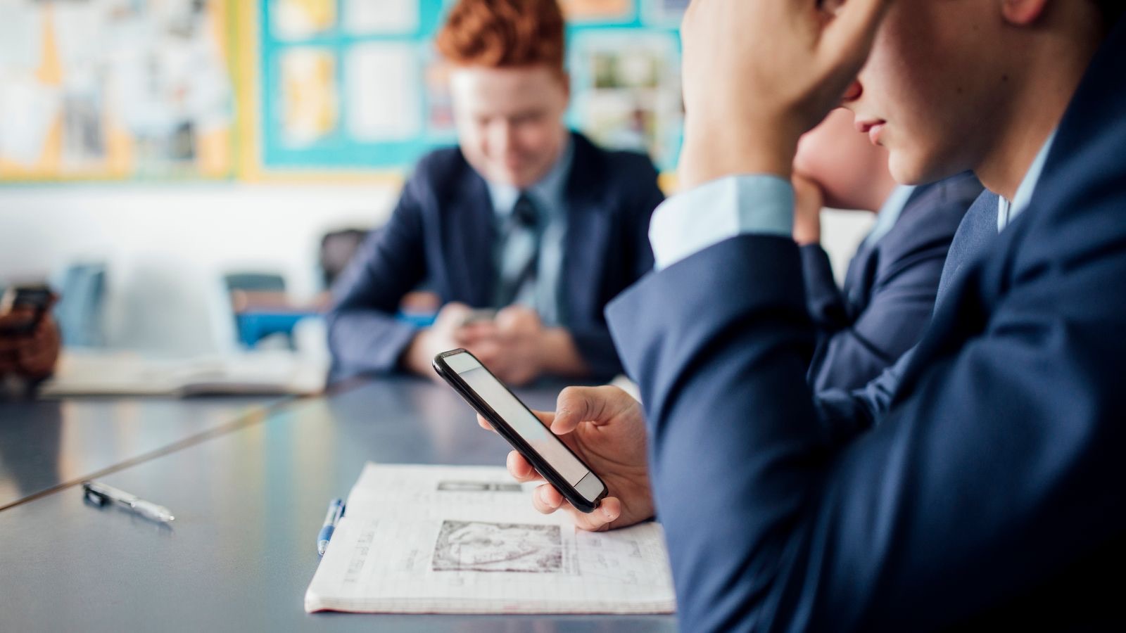15876_skynews-schools-mobile-phones_6537624.jpeg