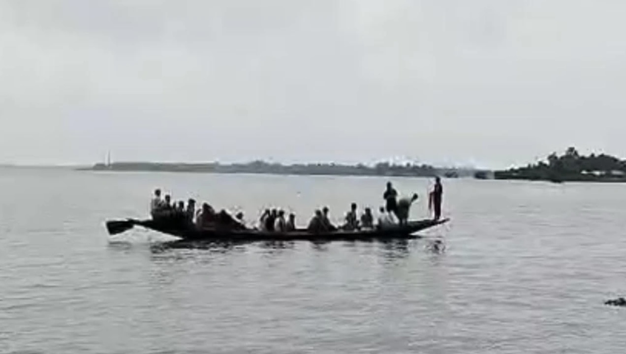 সুনামগঞ্জে নৌকাডুবে নিখোঁজ ৪ 16236_IMG_8851.jpeg