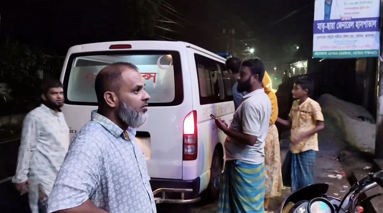 ‘জিনের বার্তা’ বিশ্বাস করে কবর খুঁড়ে লাশ উত্তোলন করার পর যা ঘটল 16252_IMG_8940.jpeg