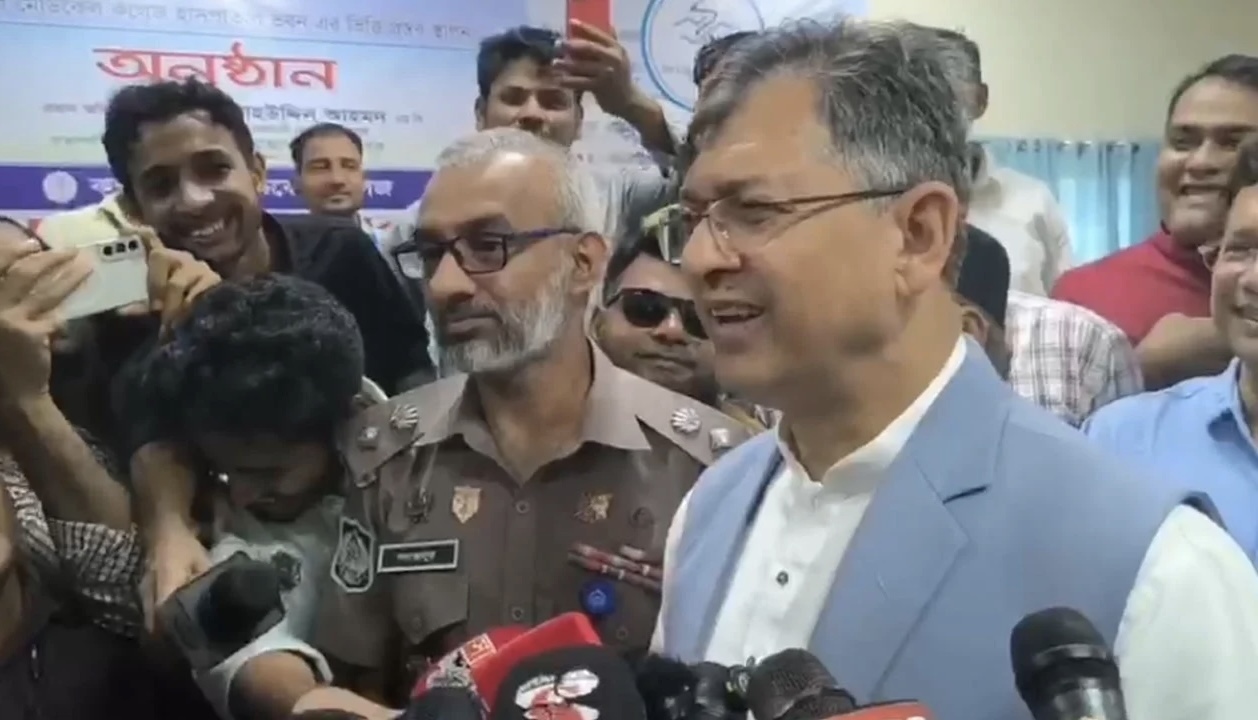 ‘কিসের হাসিনা? কোথায় বক্তব্য দিয়েছে? তার চেহারা কি দেখা গেছে?’ 16306_IMG_9370.jpeg