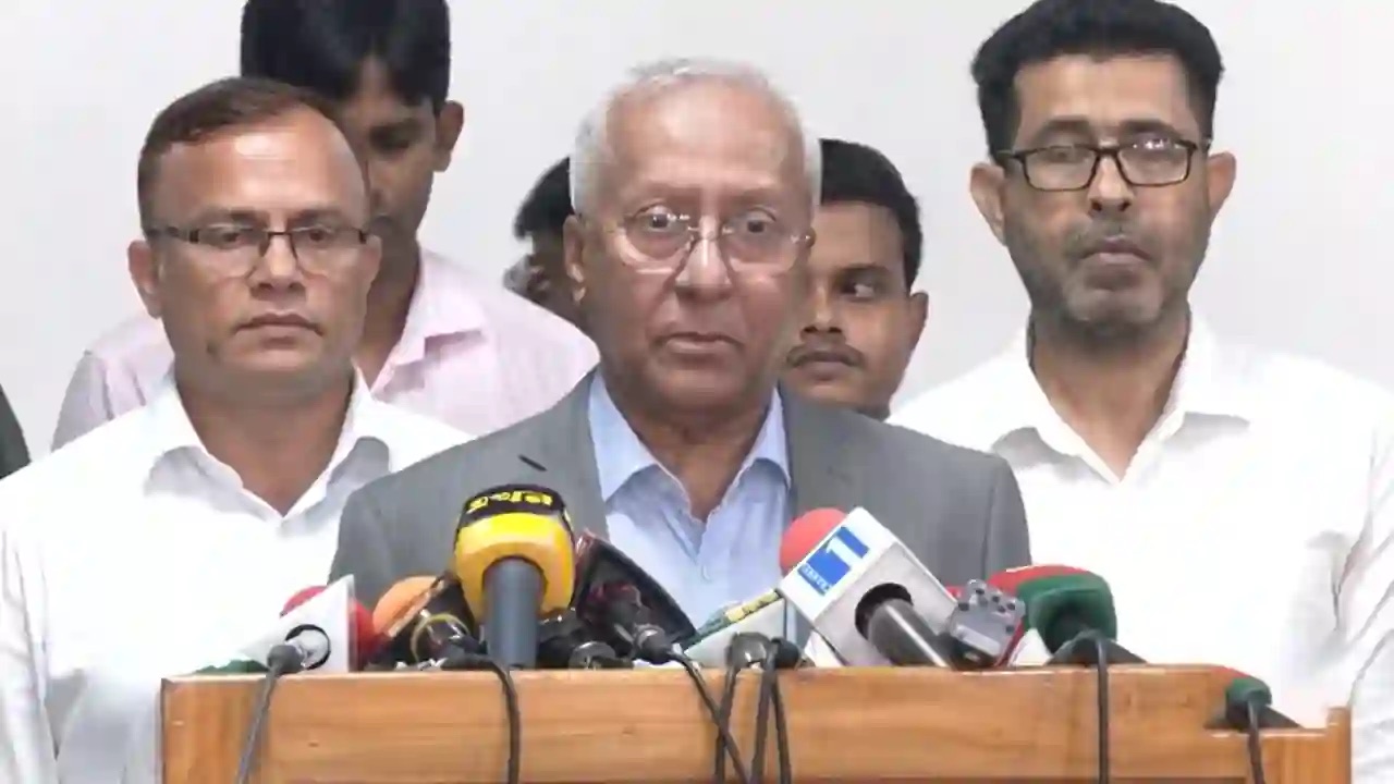 রাষ্ট্রপতি নির্বাচনে বিএনপি ছাড়া কেউ মনোনয়নপত্র নেননি: ইসি সচিব 16324_akhter-ahmed-510636.jpeg