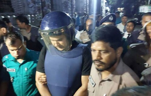 রাষ্ট্রদ্রোহ মামলায় ৫ দিনের রিমান্ডে ক্যান্টনমেন্ট থানার সাবেক ওসি 16916_IMG_0266.jpeg
