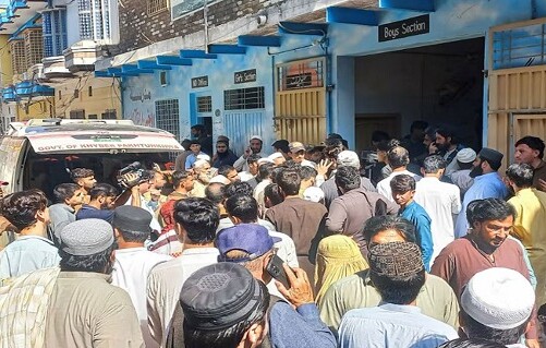 পাকিস্তানে স্কুলের ছাদ ধসে ২৮ জনের মৃত্যু, নিহতদের বেশির ভাগই শিশু 17278_IMG_1223.jpeg