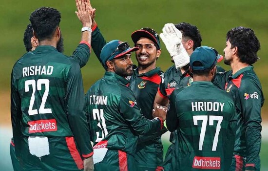 ৩ পরিবর্তন নিয়ে ব্যাটিংয়ে বাংলাদেশ 17340_IMG_1376.jpeg
