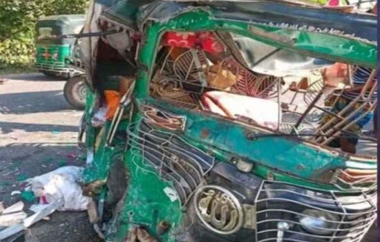 তারাকান্দায় প্রাইভেটকার-সিএনজির মুখোমুখি সংঘর্ষে নিহত ১ 17344_IMG_1388.jpeg